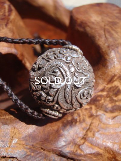 画像5: ネパールドラゴンカービングシルバーのネックレス