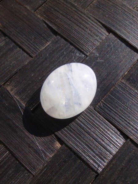 画像3: 感応する潜在意識 ◇ ホワイトラブラドライト（レインボームーンストーン）03 (3)