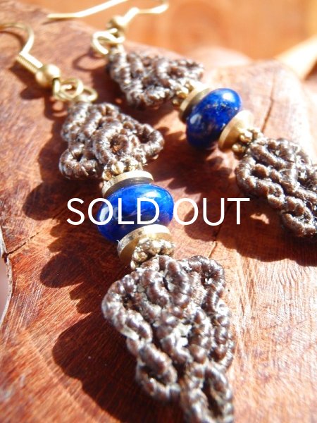 画像3: 天空の破片 ◇ ラピスラズリ・ヴァジュラピアス (3)