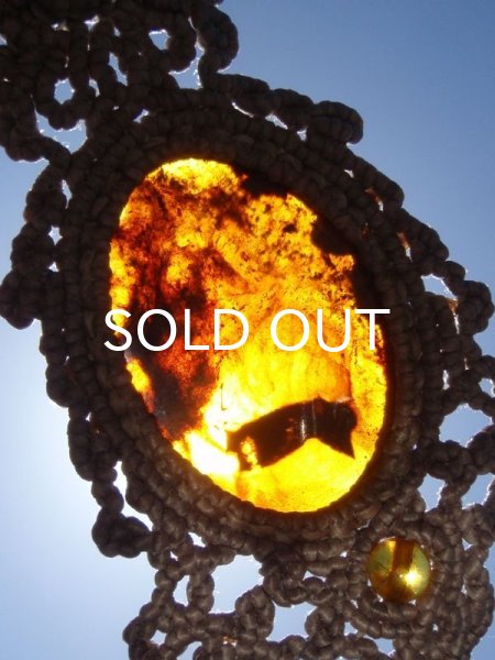 画像12: 太古からの静寂 ◇ 琥珀づくし・ネックレス (12)