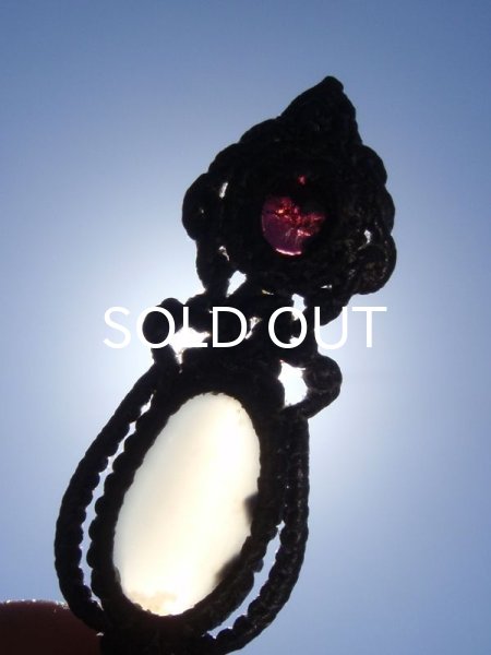 画像6: 情緒的均衡 ◇ ガーネット×グレームーンストーン・ペンダント (6)